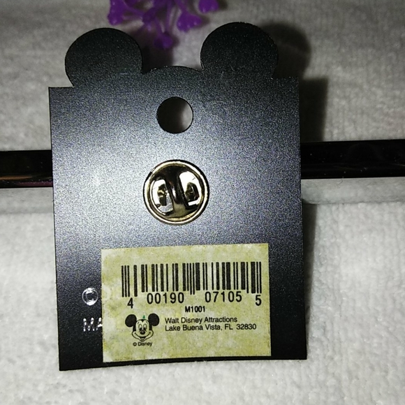 Walt Disney World 2000 Commemorative Pin - Picture 4 of 5